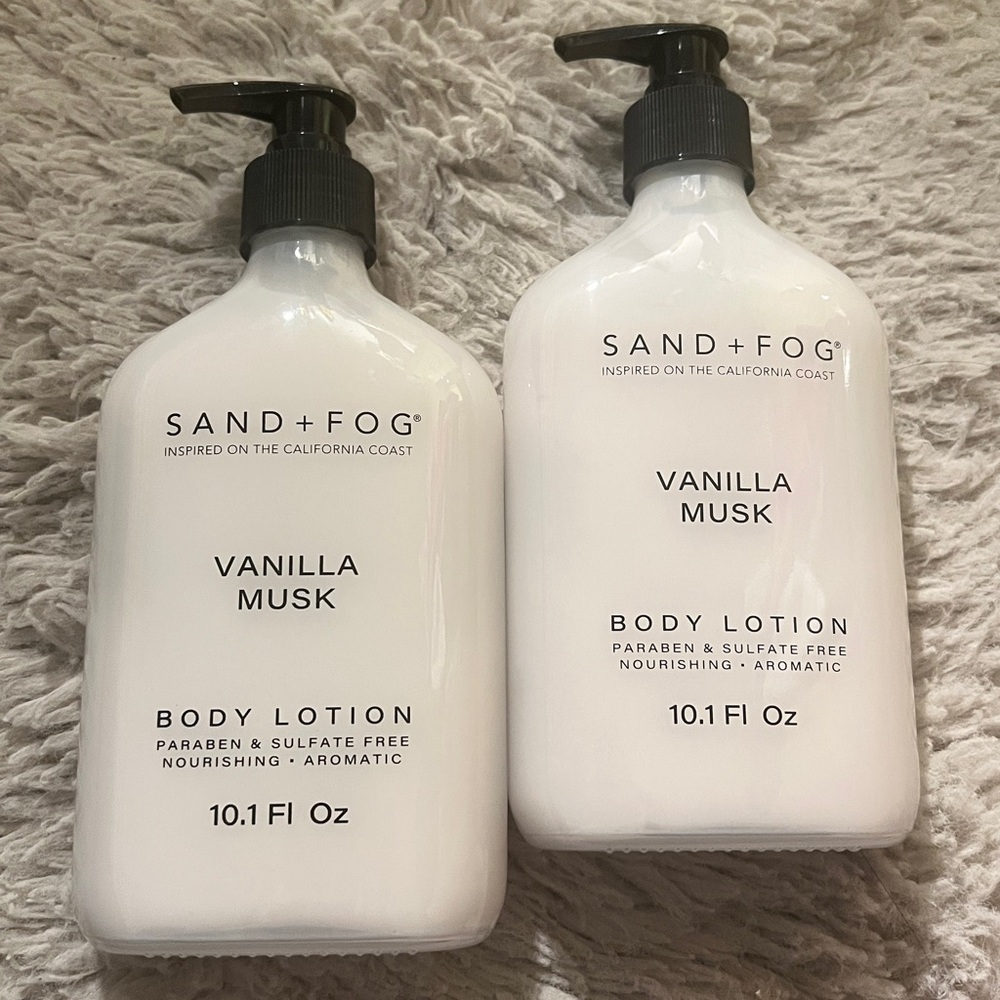 Sand + Fog Vanilla Musk Body Lotion x2